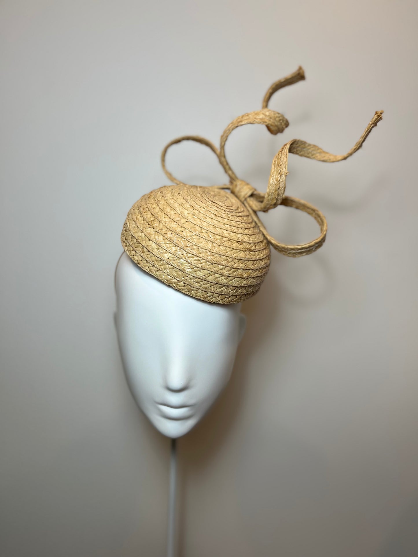 Natural straw bow twist